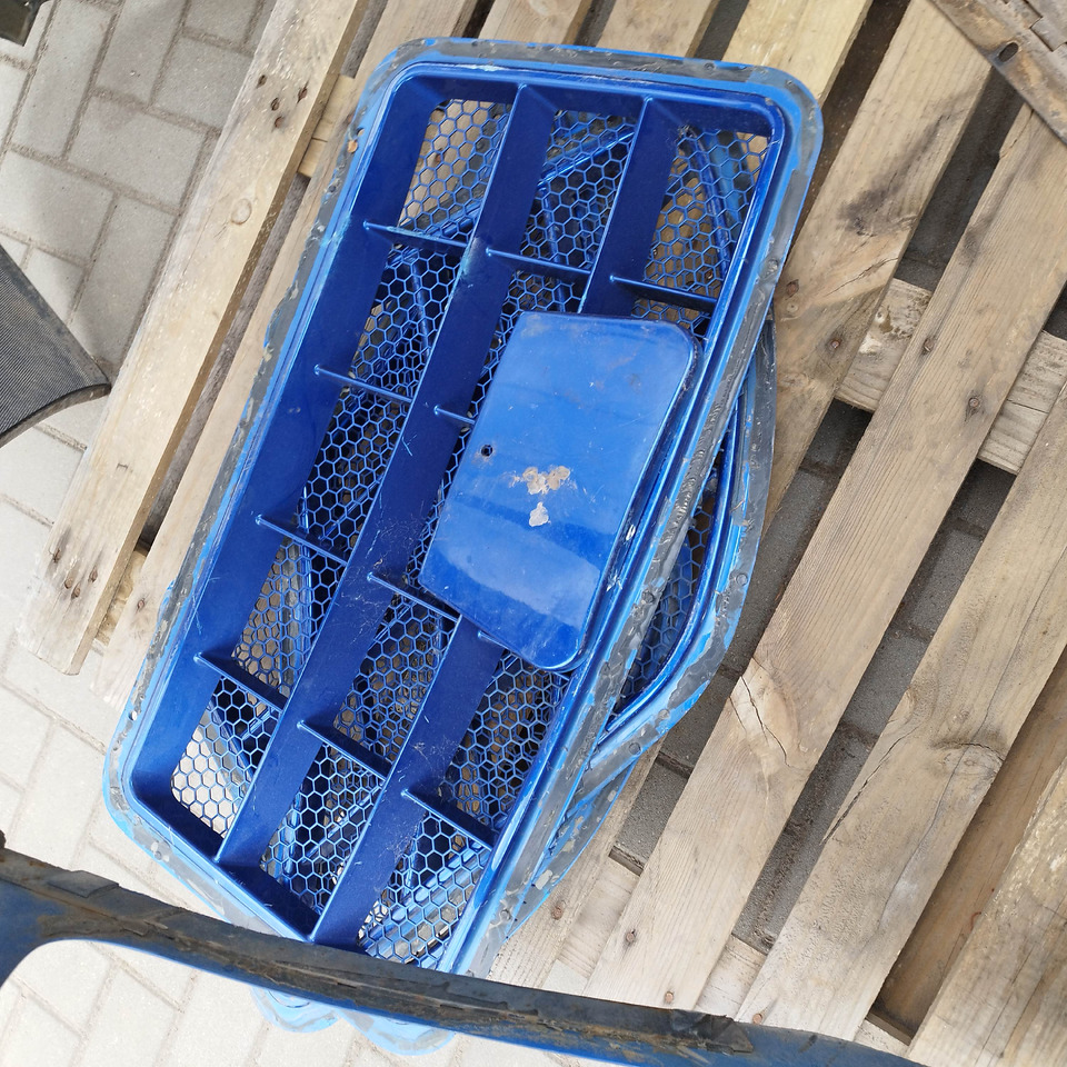 New Holland T8 - Virsbūve un ārpuse - Lauksaimniecības tehnika: foto 4 New Holland T8 - Virsbūve un ārpuse - Lauksaimniecības tehnika: foto 4