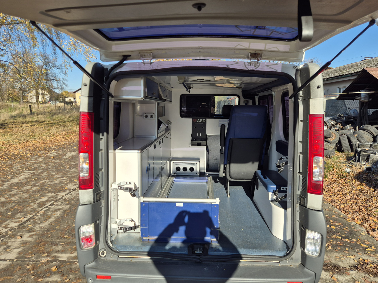 RENAULT Trafic 2.0 dCi 115 KM - Ātrās palīdzības mašīna: foto 5 RENAULT Trafic 2.0 dCi 115 KM - Ātrās palīdzības mašīna: foto 5