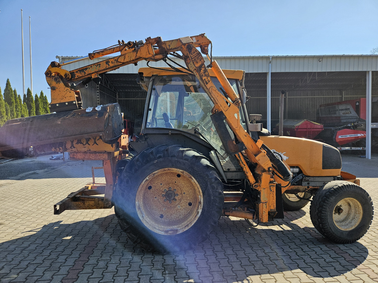 Renault Egros - Zāles pļāvējs: foto 1 Renault Egros - Zāles pļāvējs: foto 1