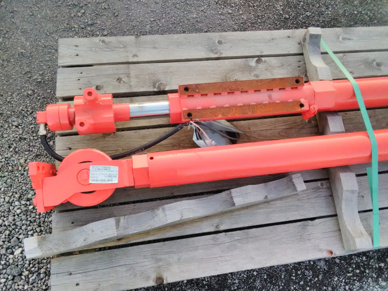 SANDVIK BG01194489 - Hidrauliskais cilindrs - Urbšanas mašīna: foto 4 SANDVIK BG01194489 - Hidrauliskais cilindrs - Urbšanas mašīna: foto 4