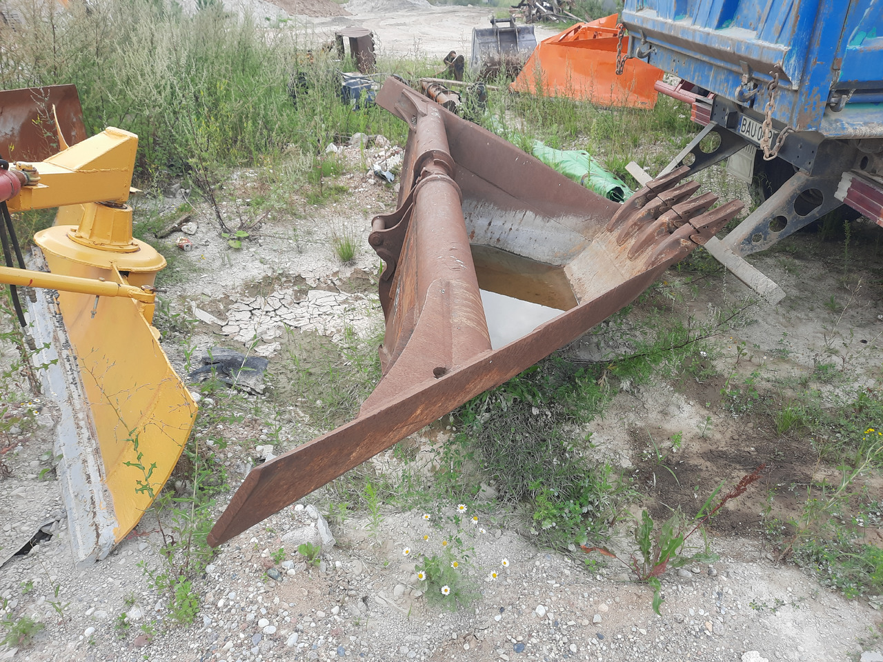 SOTRAMAINE 104 Łyżka trapezowa - Kauss - Celtniecības tehnika: foto 2 SOTRAMAINE 104 Łyżka trapezowa - Kauss - Celtniecības tehnika: foto 2