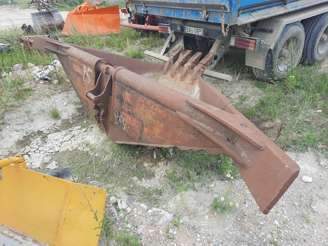 SOTRAMAINE 104 Łyżka trapezowa - Kauss - Celtniecības tehnika: foto 3 SOTRAMAINE 104 Łyżka trapezowa - Kauss - Celtniecības tehnika: foto 3