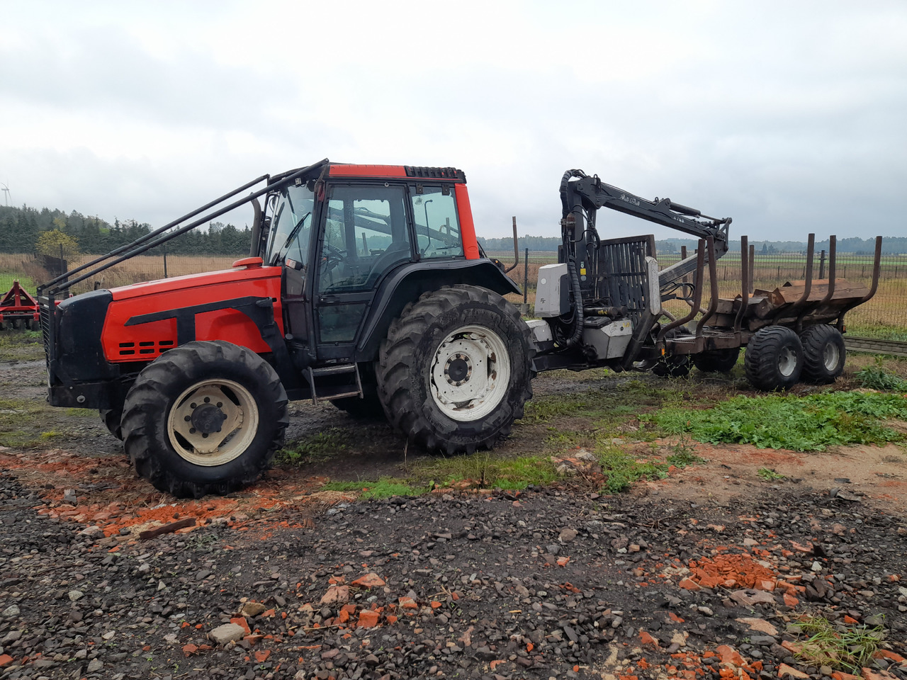 Valtra / Fao Far 6250 / 4768 - Meža traktors, Meža piekabe: foto 1 Valtra / Fao Far 6250 / 4768 - Meža traktors, Meža piekabe: foto 1
