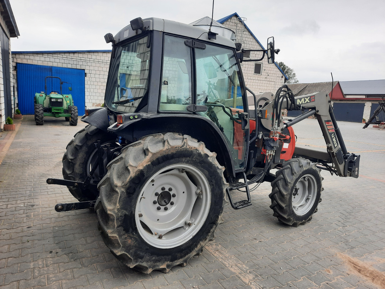 Massey-ferguson 2210 - Traktors: foto 5 Massey-ferguson 2210 - Traktors: foto 5