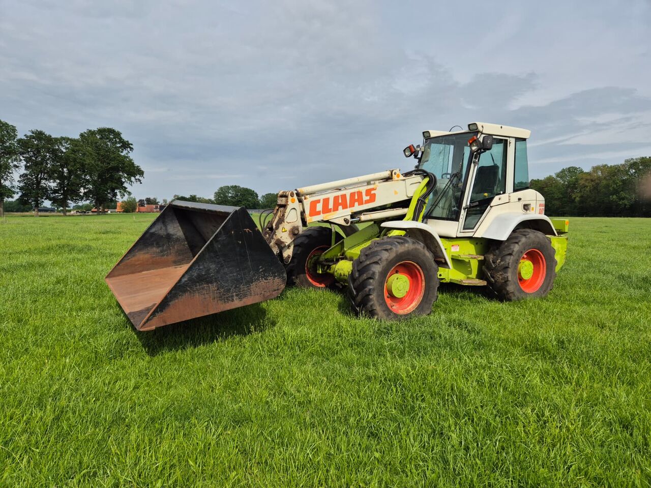 Claas Ranger 940 RX - Riteņu iekrāvējs: foto 1 Claas Ranger 940 RX - Riteņu iekrāvējs: foto 1