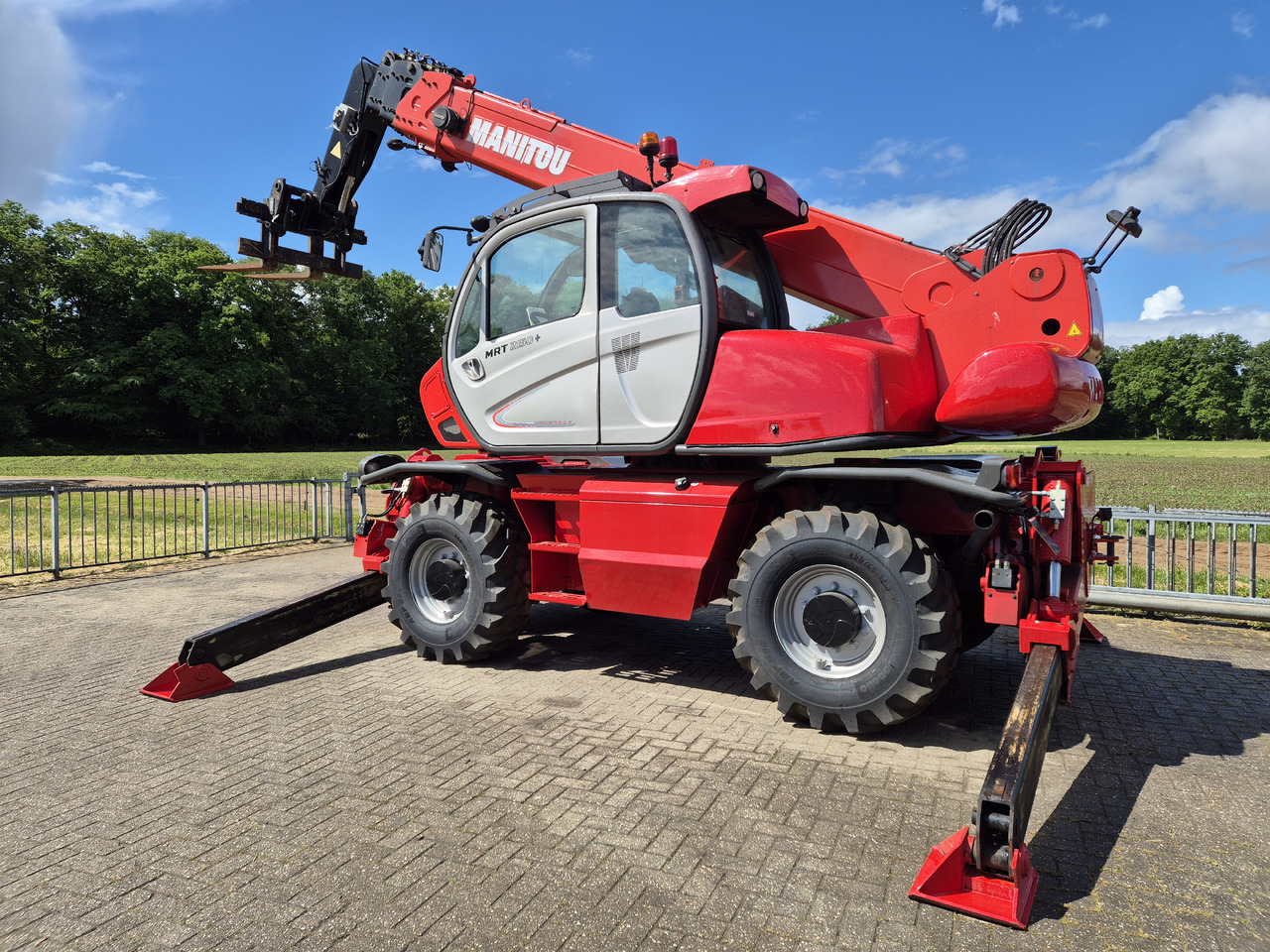 Manitou MRT 2150 plus privilege - Teleskopiskais iekrāvējs: foto 5 Manitou MRT 2150 plus privilege - Teleskopiskais iekrāvējs: foto 5