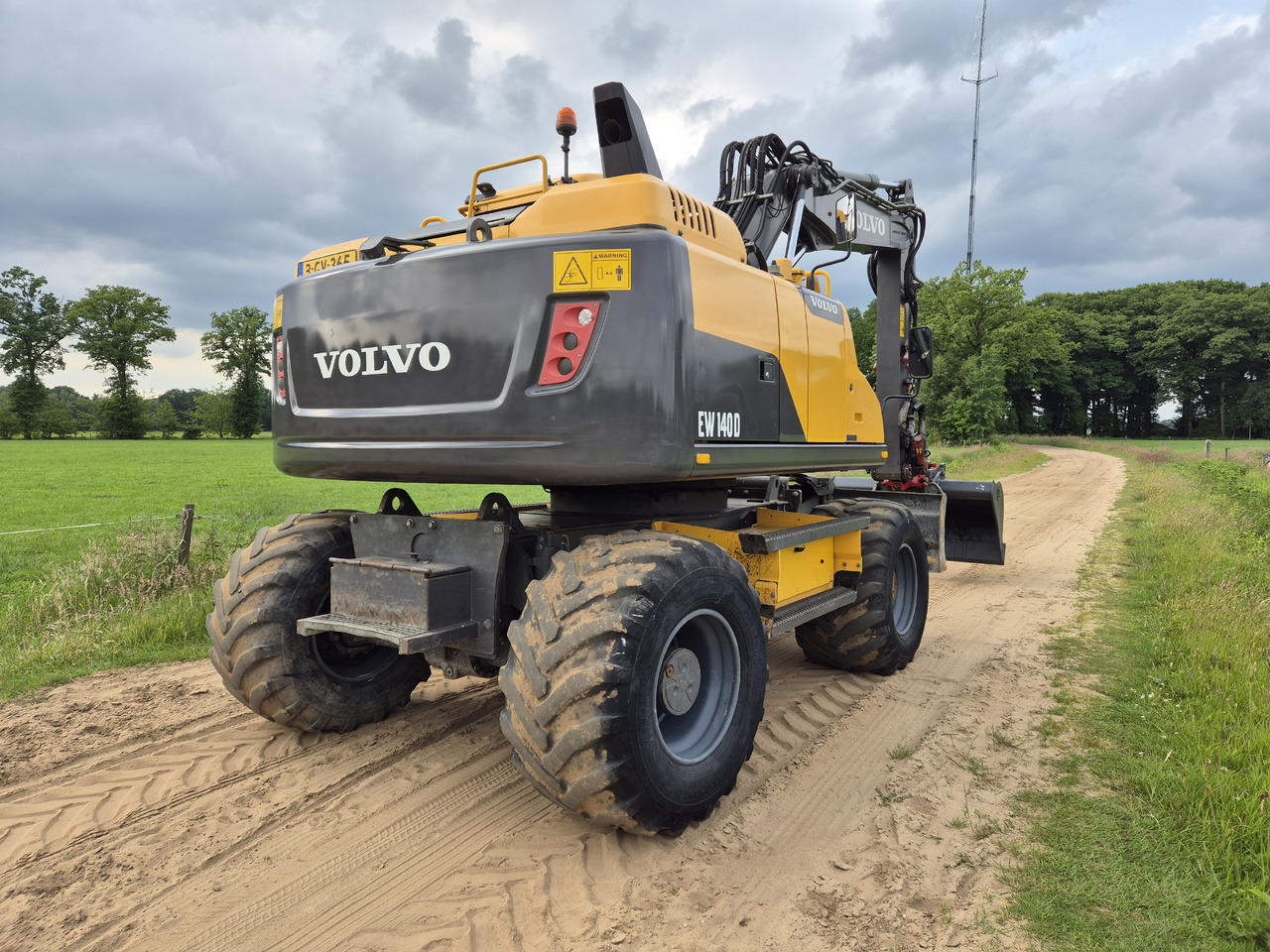 VOLVO EW 140 D Rototilt - Riteņu ekskavators: foto 4 VOLVO EW 140 D Rototilt - Riteņu ekskavators: foto 4
