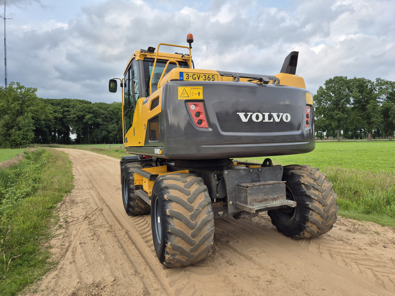 VOLVO EW 140 D Rototilt - Riteņu ekskavators: foto 3 VOLVO EW 140 D Rototilt - Riteņu ekskavators: foto 3