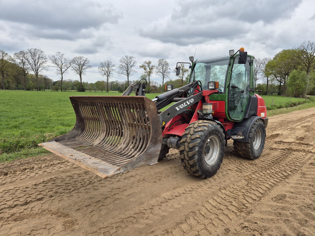 Volvo L 25 B-P - Riteņu iekrāvējs: foto 1 Volvo L 25 B-P - Riteņu iekrāvējs: foto 1