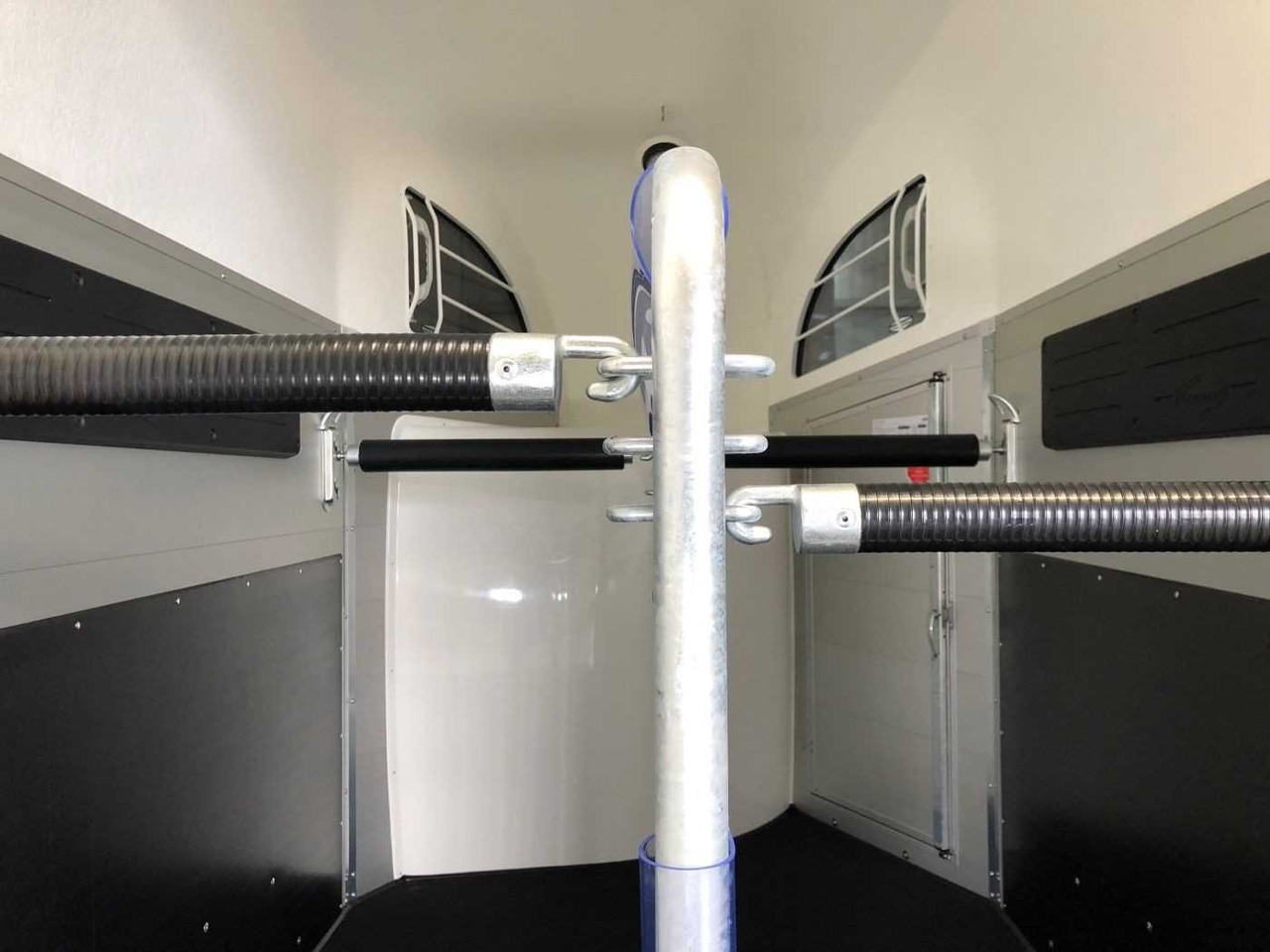 BOECKMANN Champion R Pferdeanhänger - Zirgu piekabe: foto 4 BOECKMANN Champion R Pferdeanhänger - Zirgu piekabe: foto 4