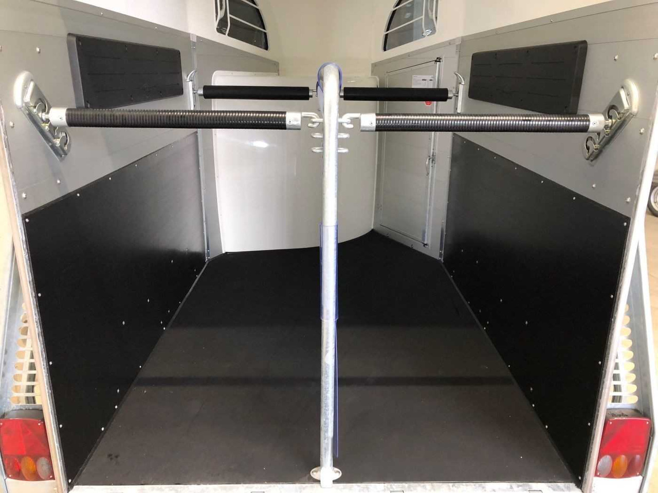 BOECKMANN Champion R Pferdeanhänger - Zirgu piekabe: foto 2 BOECKMANN Champion R Pferdeanhänger - Zirgu piekabe: foto 2