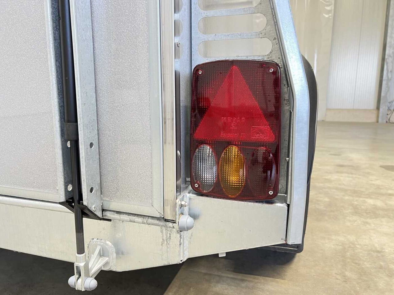 Jaunā Zirgu piekabe BOECKMANN Comfort Neu Pferdeanhänger: foto 17