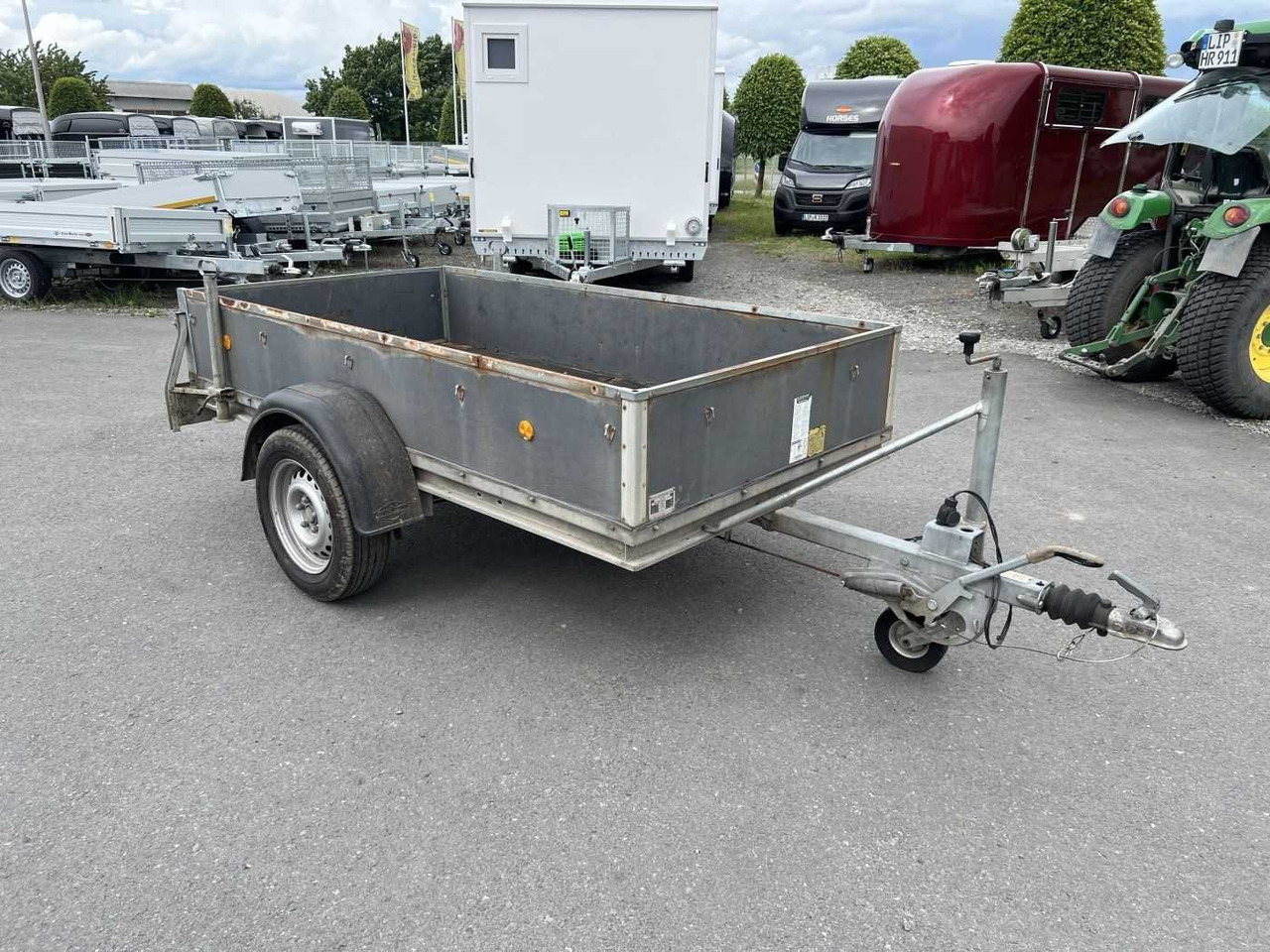 BOECKMANN HB 1326 Kastenanhänger gebremst - Auto piekabe: foto 1 BOECKMANN HB 1326 Kastenanhänger gebremst - Auto piekabe: foto 1