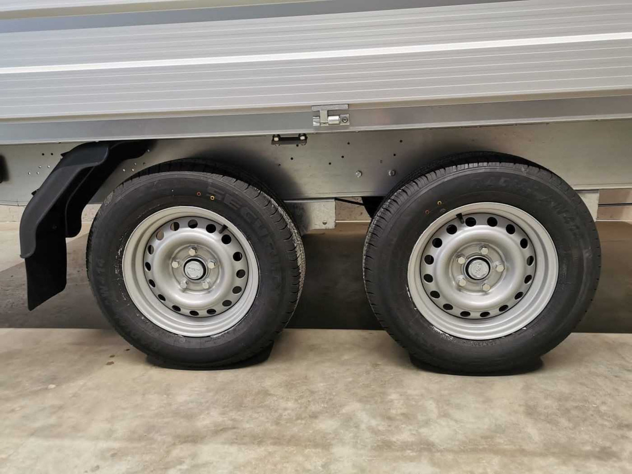 BOECKMANN HL-AL 3718/35 Eco XXL Hochlader - Auto piekabe: foto 2 BOECKMANN HL-AL 3718/35 Eco XXL Hochlader - Auto piekabe: foto 2