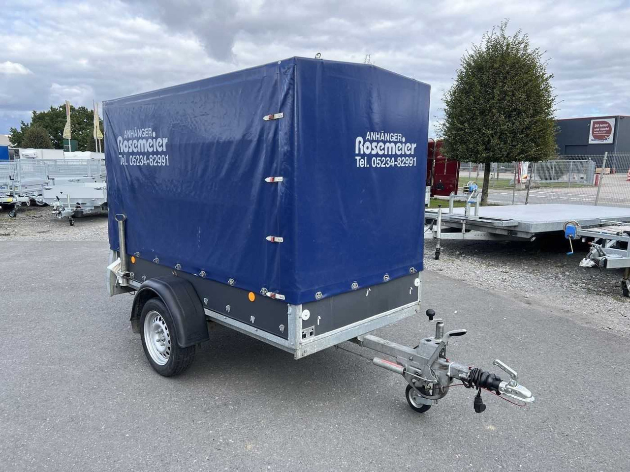 BOECKMANN HNB 1025 Plane Kastenanhänger gebremst - Auto piekabe: foto 1 BOECKMANN HNB 1025 Plane Kastenanhänger gebremst - Auto piekabe: foto 1