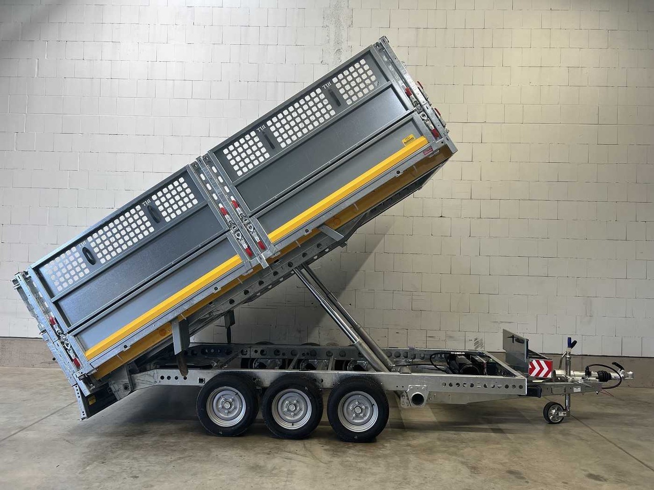 BRIAN_JAMES Cargo Tipper 526-3620-35-3-12 Rückwärtskipper - Piekabe pašizgāzējs: foto 1 BRIAN_JAMES Cargo Tipper 526-3620-35-3-12 Rückwärtskipper - Piekabe pašizgāzējs: foto 1
