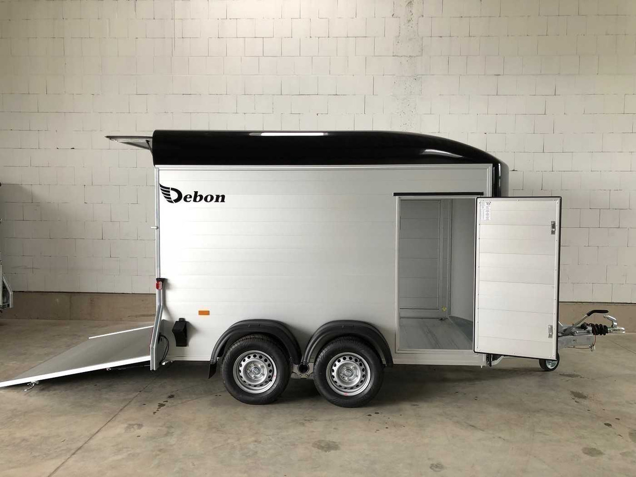 CHEVAL LIBERTE C500 Roadster 2 Türen Kofferanhänger - Motocikla piekabe: foto 1 CHEVAL LIBERTE C500 Roadster 2 Türen Kofferanhänger - Motocikla piekabe: foto 1
