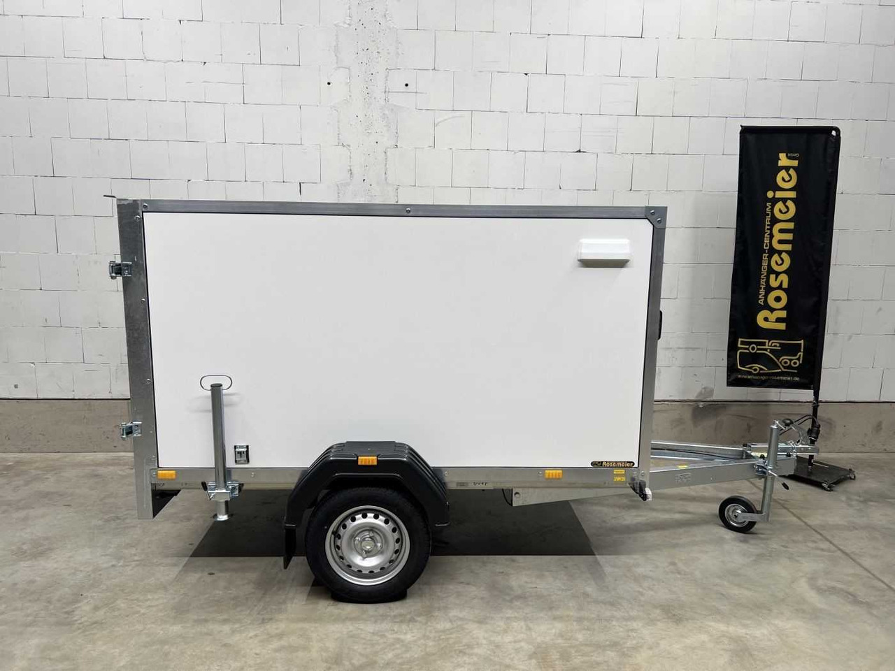 CHEVAL LIBERTE DEBON C220 Roadster Kofferanhänger - Piekabe slēgtā virsbūve: foto 2 CHEVAL LIBERTE DEBON C220 Roadster Kofferanhänger - Piekabe slēgtā virsbūve: foto 2