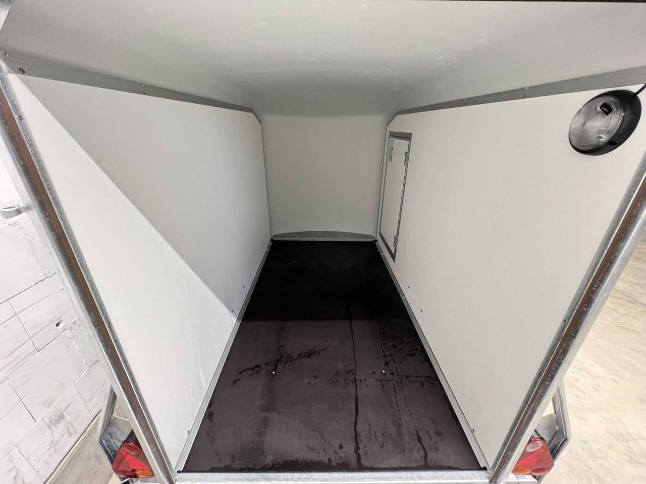 Jaunā Piekabe slēgtā virsbūve CHEVAL LIBERTE DEBON C255 Plywood Seitentür Kofferanhänger: foto 6
