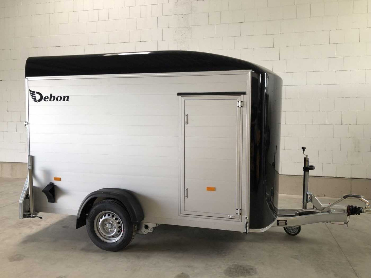 CHEVAL LIBERTE DEBON C300 Roadster Kofferanhänger - Motocikla piekabe: foto 1 CHEVAL LIBERTE DEBON C300 Roadster Kofferanhänger - Motocikla piekabe: foto 1