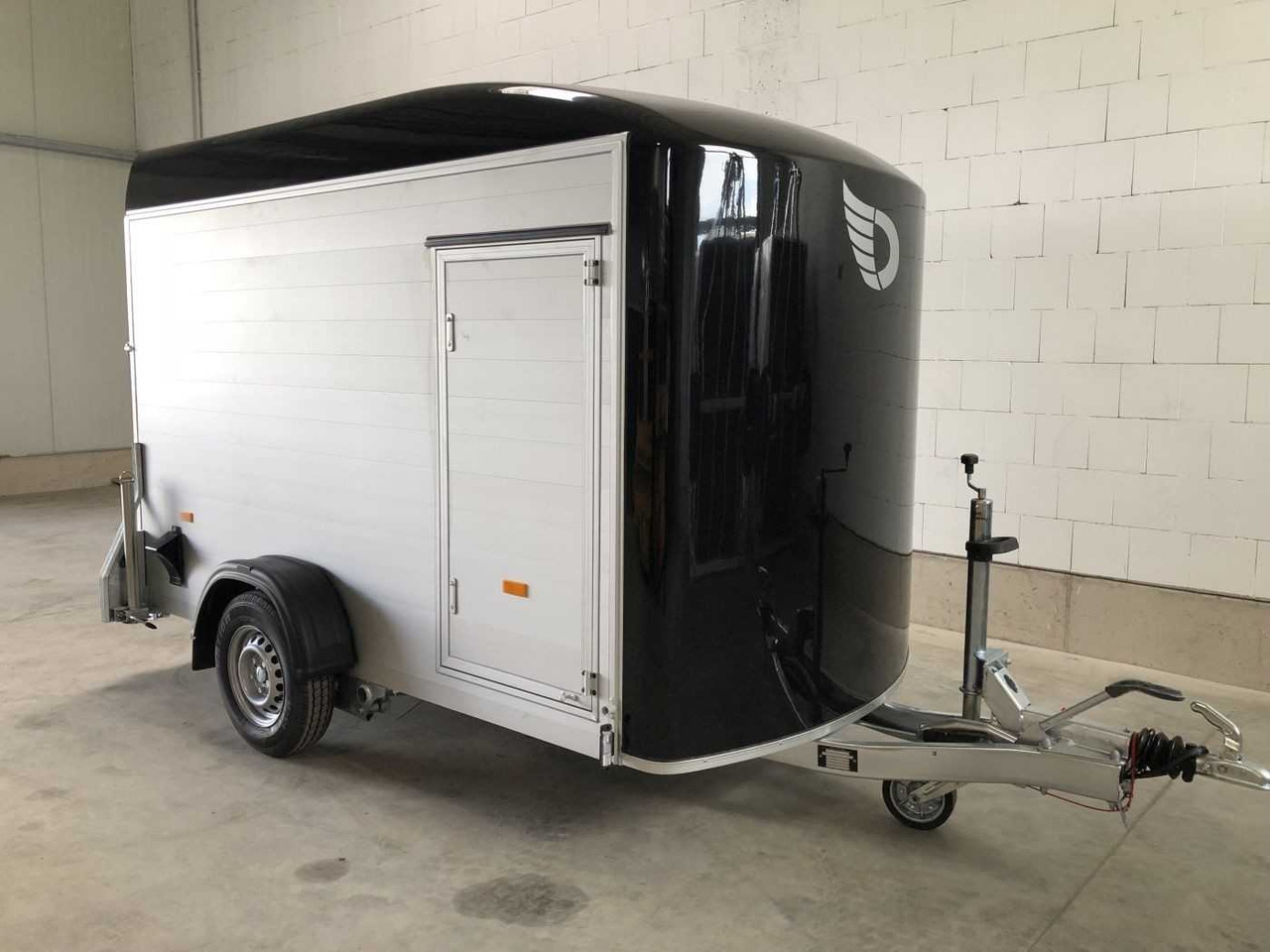 CHEVAL LIBERTE DEBON C300 Roadster Kofferanhänger - Motocikla piekabe: foto 2 CHEVAL LIBERTE DEBON C300 Roadster Kofferanhänger - Motocikla piekabe: foto 2