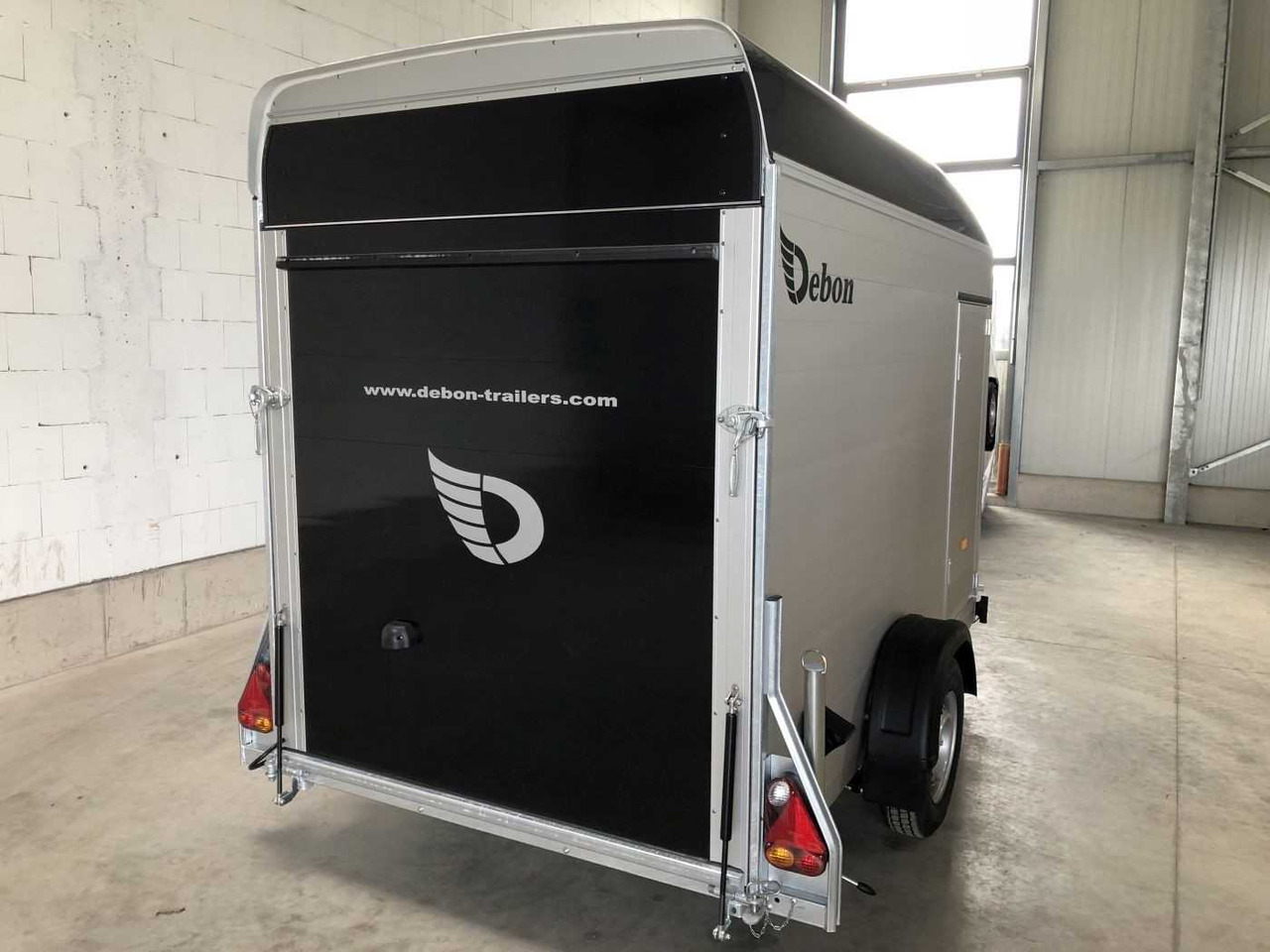 CHEVAL LIBERTE DEBON C300 Roadster Kofferanhänger - Motocikla piekabe: foto 3 CHEVAL LIBERTE DEBON C300 Roadster Kofferanhänger - Motocikla piekabe: foto 3