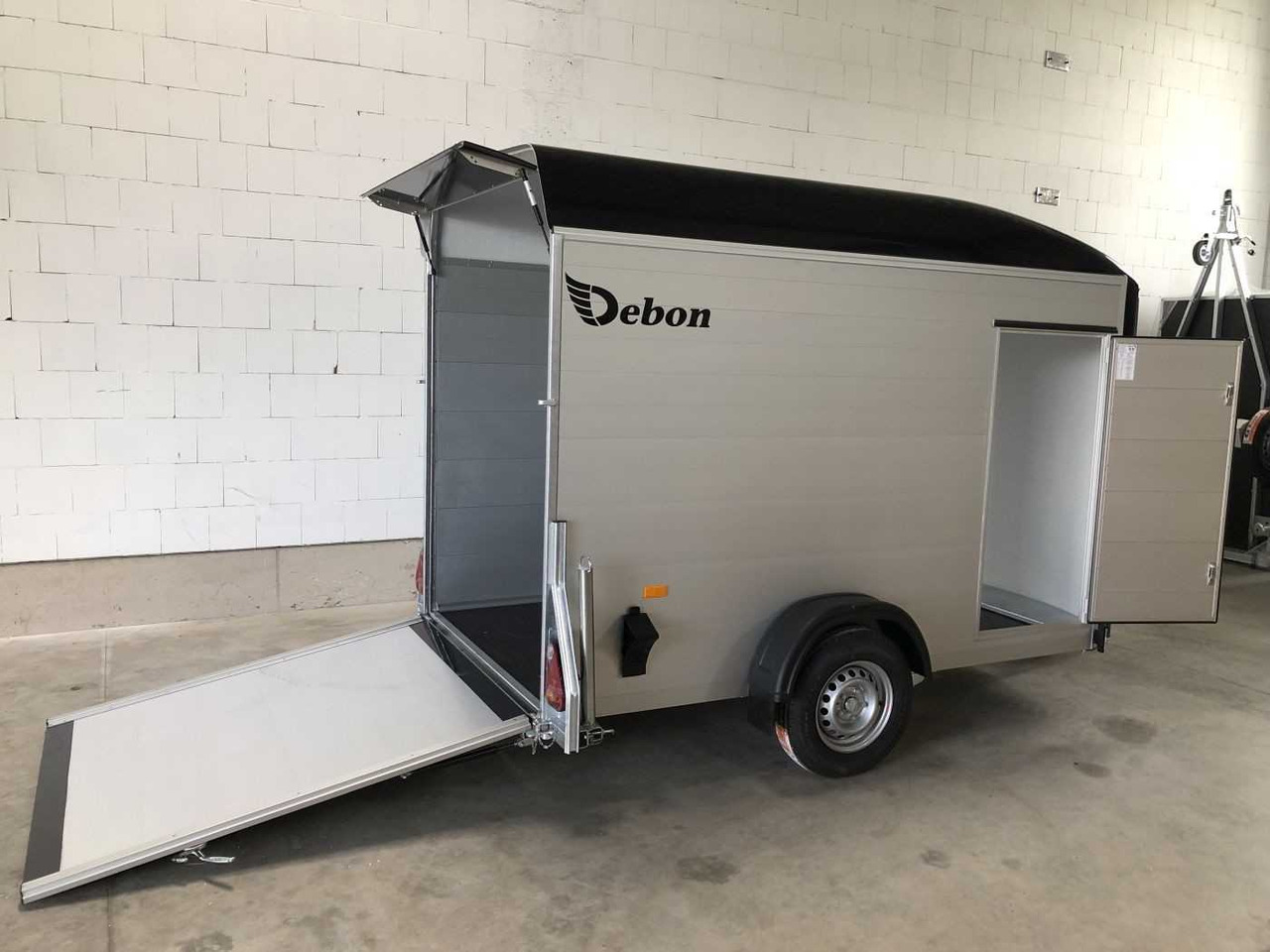 CHEVAL LIBERTE DEBON C300 Roadster Kofferanhänger - Motocikla piekabe: foto 5 CHEVAL LIBERTE DEBON C300 Roadster Kofferanhänger - Motocikla piekabe: foto 5