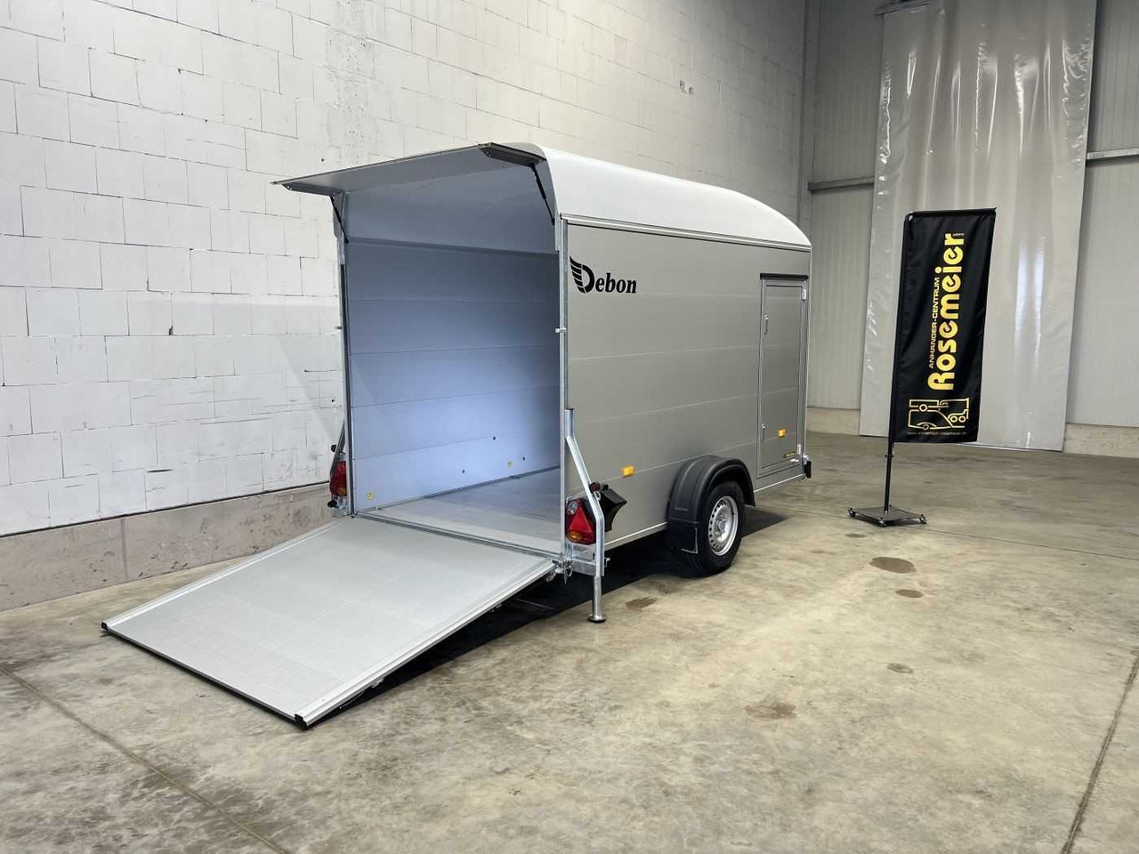 CHEVAL LIBERTE DEBON C400 Roadster Kofferanhänger - Motocikla piekabe: foto 2 CHEVAL LIBERTE DEBON C400 Roadster Kofferanhänger - Motocikla piekabe: foto 2