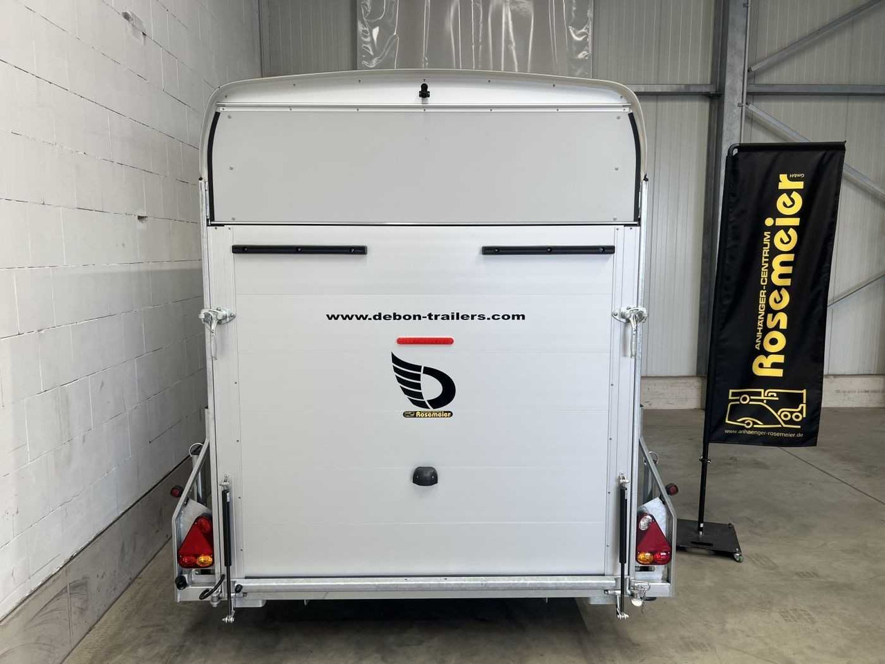 CHEVAL LIBERTE DEBON C400 Roadster Verkl ALF Tür Kofferanhänger - Motocikla piekabe: foto 3 CHEVAL LIBERTE DEBON C400 Roadster Verkl ALF Tür Kofferanhänger - Motocikla piekabe: foto 3