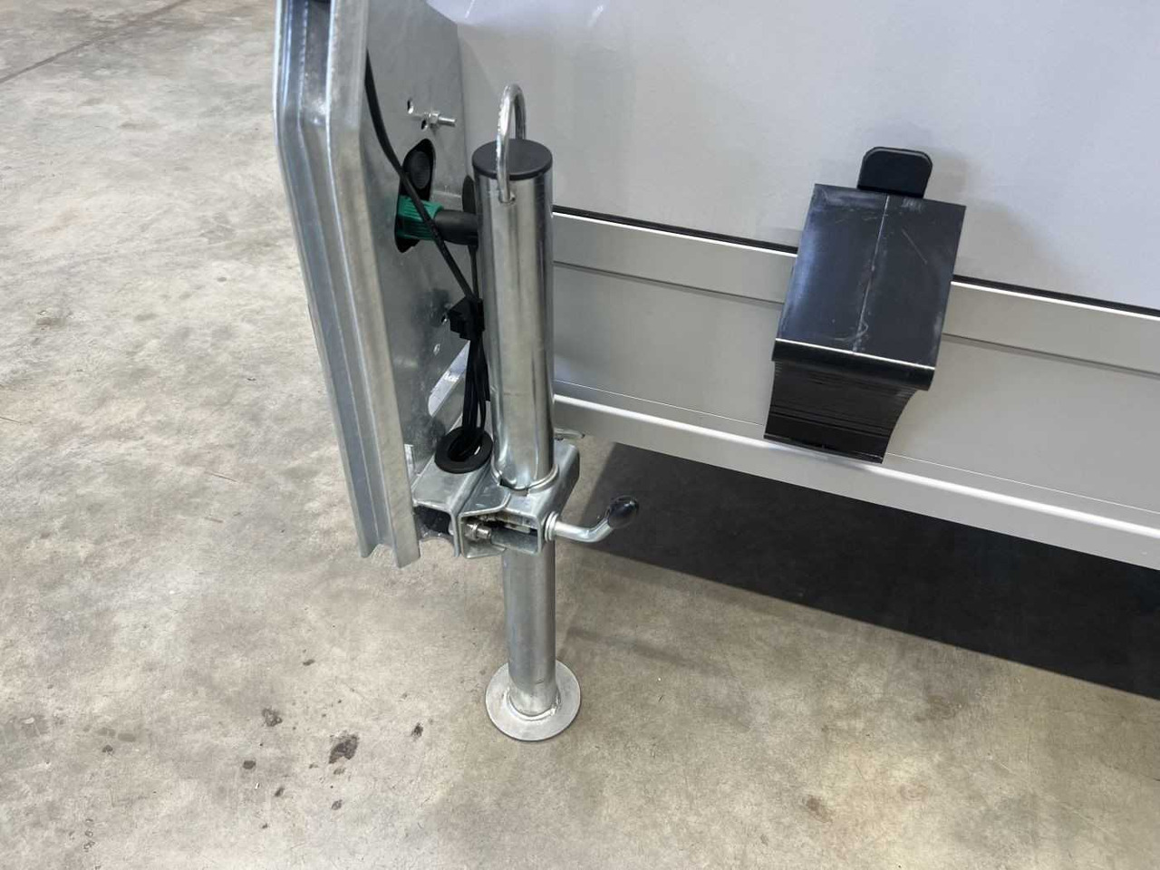 CHEVAL LIBERTE DEBON C400 Roadster Verkl ALF Tür Kofferanhänger - Motocikla piekabe: foto 5 CHEVAL LIBERTE DEBON C400 Roadster Verkl ALF Tür Kofferanhänger - Motocikla piekabe: foto 5