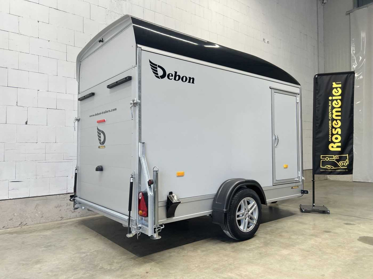 CHEVAL LIBERTE DEBON C400 Roadster Verkl ALF Tür Kofferanhänger - Motocikla piekabe: foto 4 CHEVAL LIBERTE DEBON C400 Roadster Verkl ALF Tür Kofferanhänger - Motocikla piekabe: foto 4