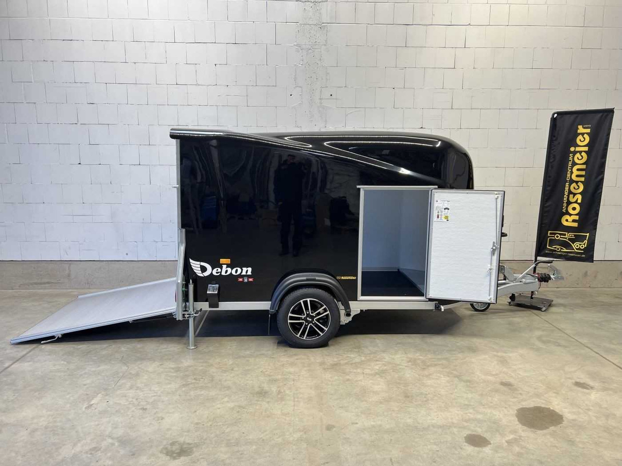 CHEVAL LIBERTE DEBON Cargo 1300.02+Tür Alu-Felgen Kofferanhänger - Piekabe slēgtā virsbūve: foto 1 CHEVAL LIBERTE DEBON Cargo 1300.02+Tür Alu-Felgen Kofferanhänger - Piekabe slēgtā virsbūve: foto 1