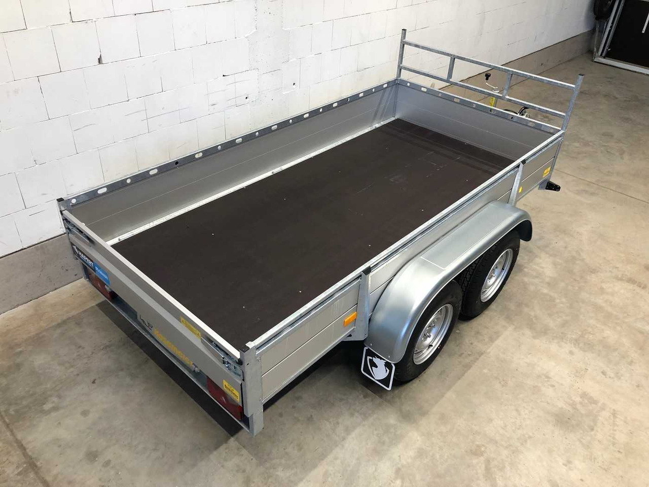 HAPERT Azure L-2 Kastenanhänger gebremst - Auto piekabe: foto 5 HAPERT Azure L-2 Kastenanhänger gebremst - Auto piekabe: foto 5