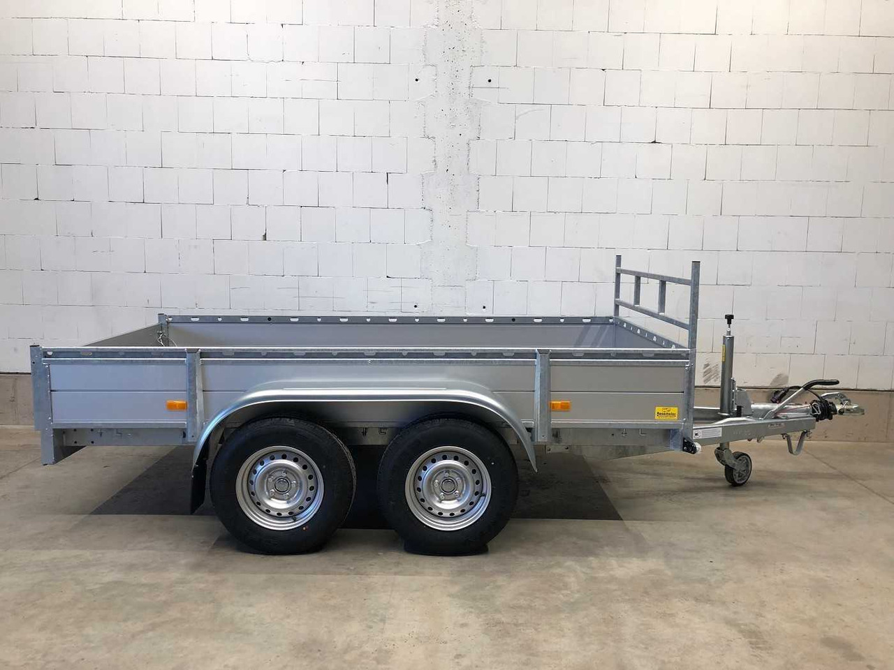 HAPERT Azure L-2 Kastenanhänger gebremst - Auto piekabe: foto 1 HAPERT Azure L-2 Kastenanhänger gebremst - Auto piekabe: foto 1