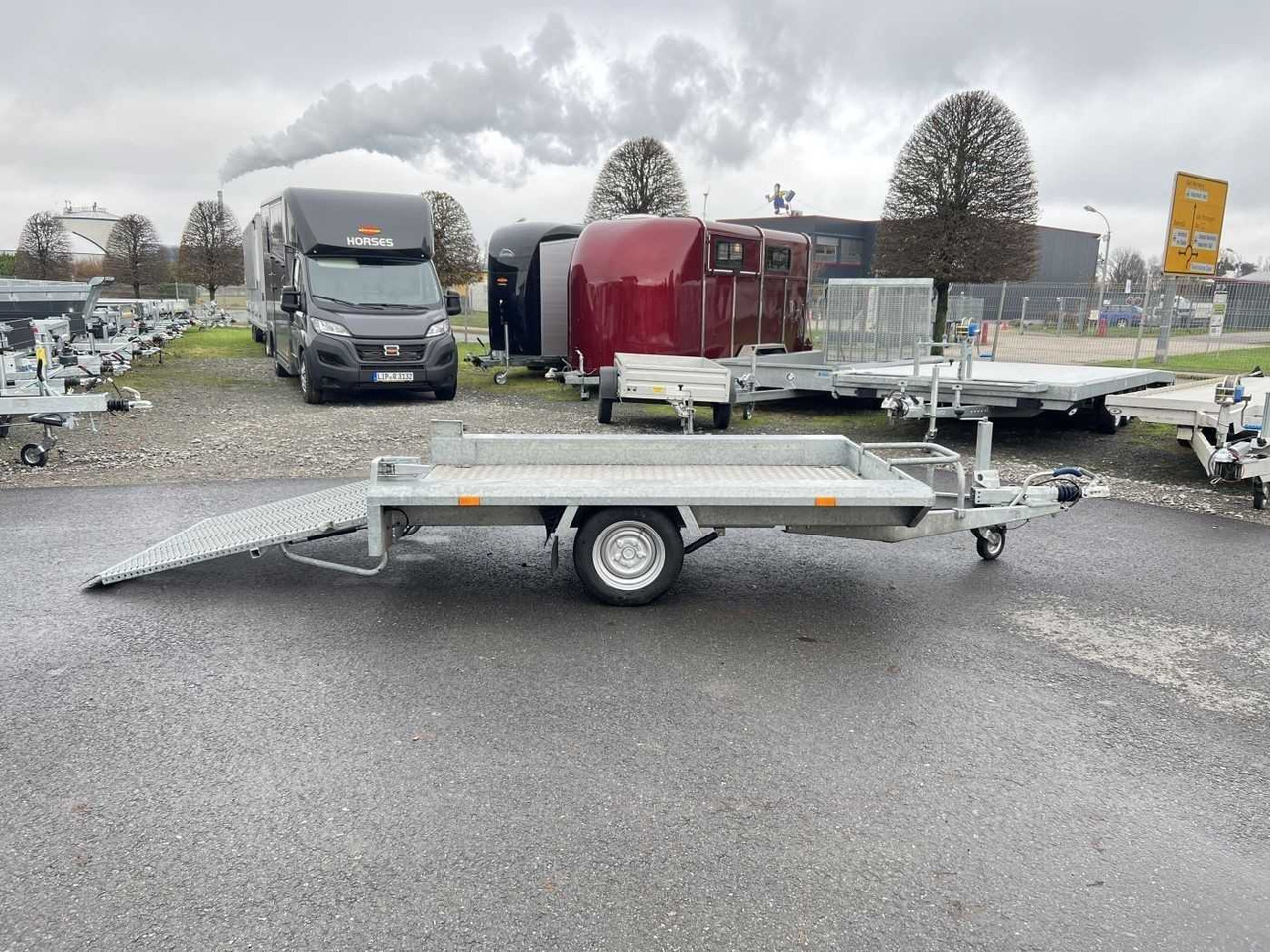 HAPERT HV 1350 Maschinentransporter - Celtniecības tehnikas piekabe: foto 1 HAPERT HV 1350 Maschinentransporter - Celtniecības tehnikas piekabe: foto 1