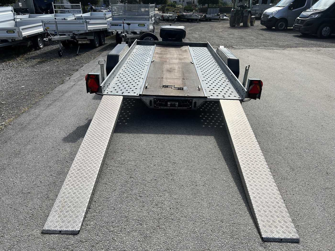 HUMBAUR A1R Autotransporter - Piekabe autovedējs: foto 4 HUMBAUR A1R Autotransporter - Piekabe autovedējs: foto 4