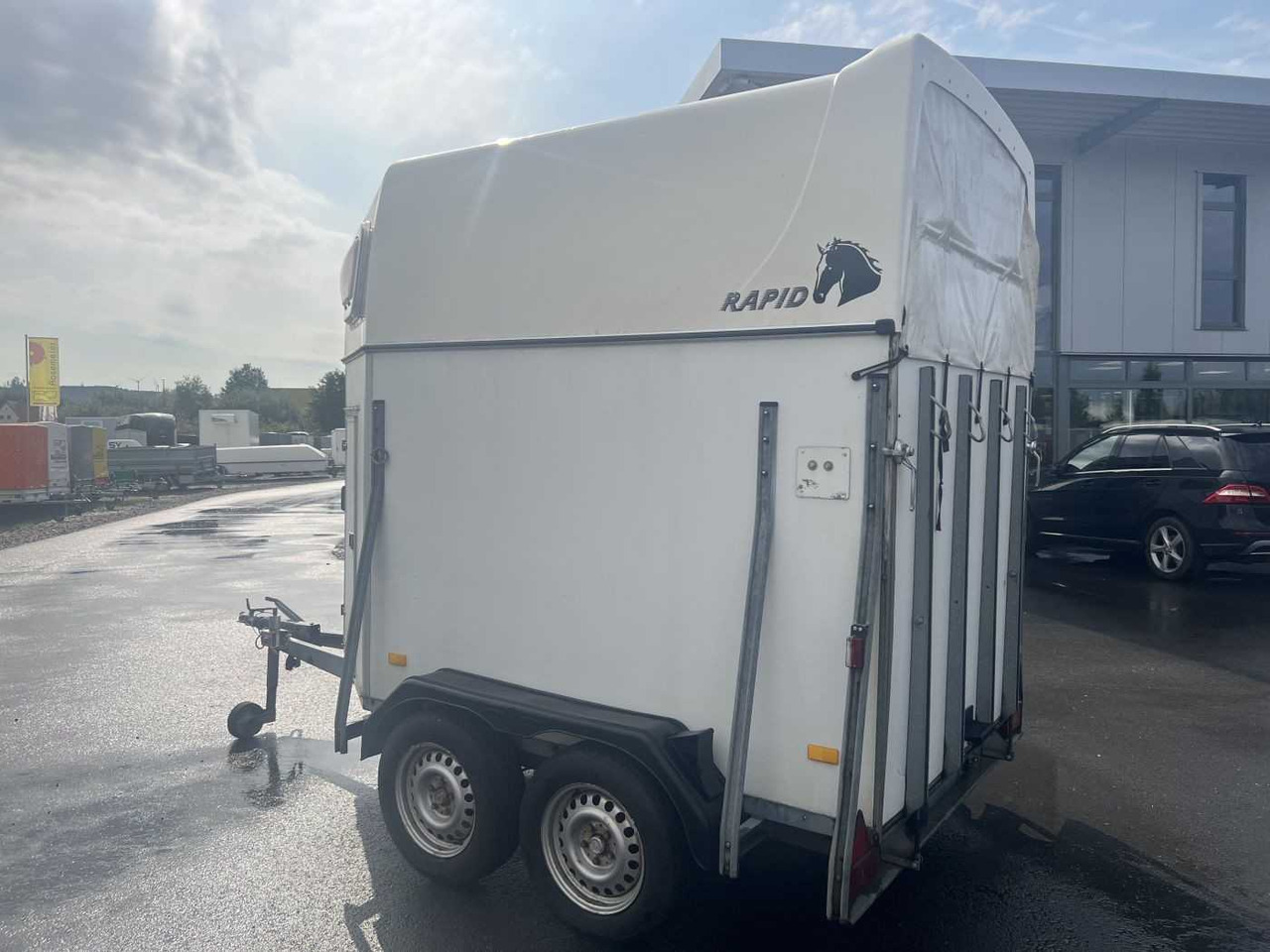 HUMBAUR HP2000 Pferdeanhänger - Zirgu piekabe: foto 5 HUMBAUR HP2000 Pferdeanhänger - Zirgu piekabe: foto 5