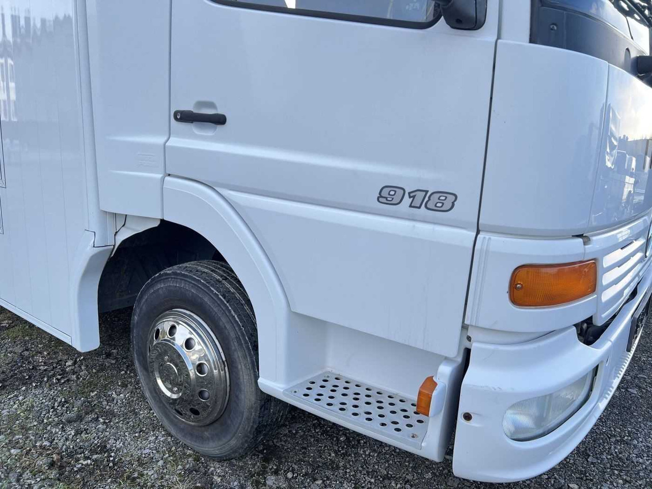 MERCEDES-BENZ Atego 918 LKW - Zirgu kravas automašīna: foto 5 MERCEDES-BENZ Atego 918 LKW - Zirgu kravas automašīna: foto 5