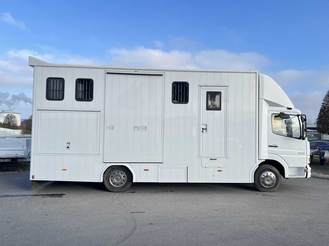 MERCEDES-BENZ Atego 918 LKW - Zirgu kravas automašīna: foto 1 MERCEDES-BENZ Atego 918 LKW - Zirgu kravas automašīna: foto 1