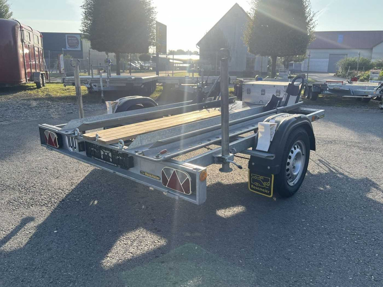 PONGRATZ MA 230/16G Motorradanhänger - Auto piekabe: foto 2 PONGRATZ MA 230/16G Motorradanhänger - Auto piekabe: foto 2