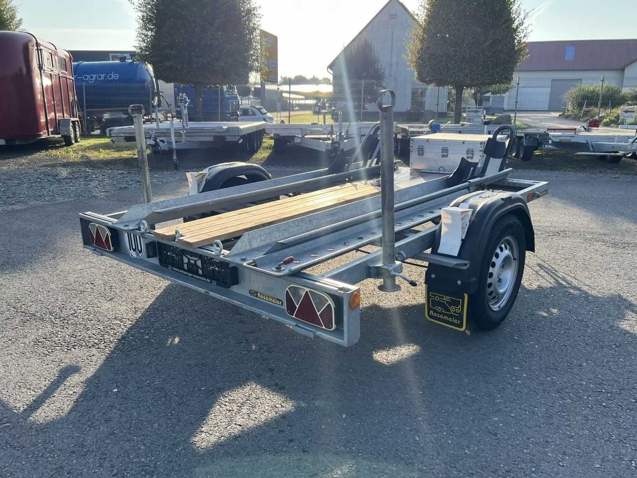 PONGRATZ MA 230/16G Motorradanhänger - Auto piekabe: foto 3 PONGRATZ MA 230/16G Motorradanhänger - Auto piekabe: foto 3