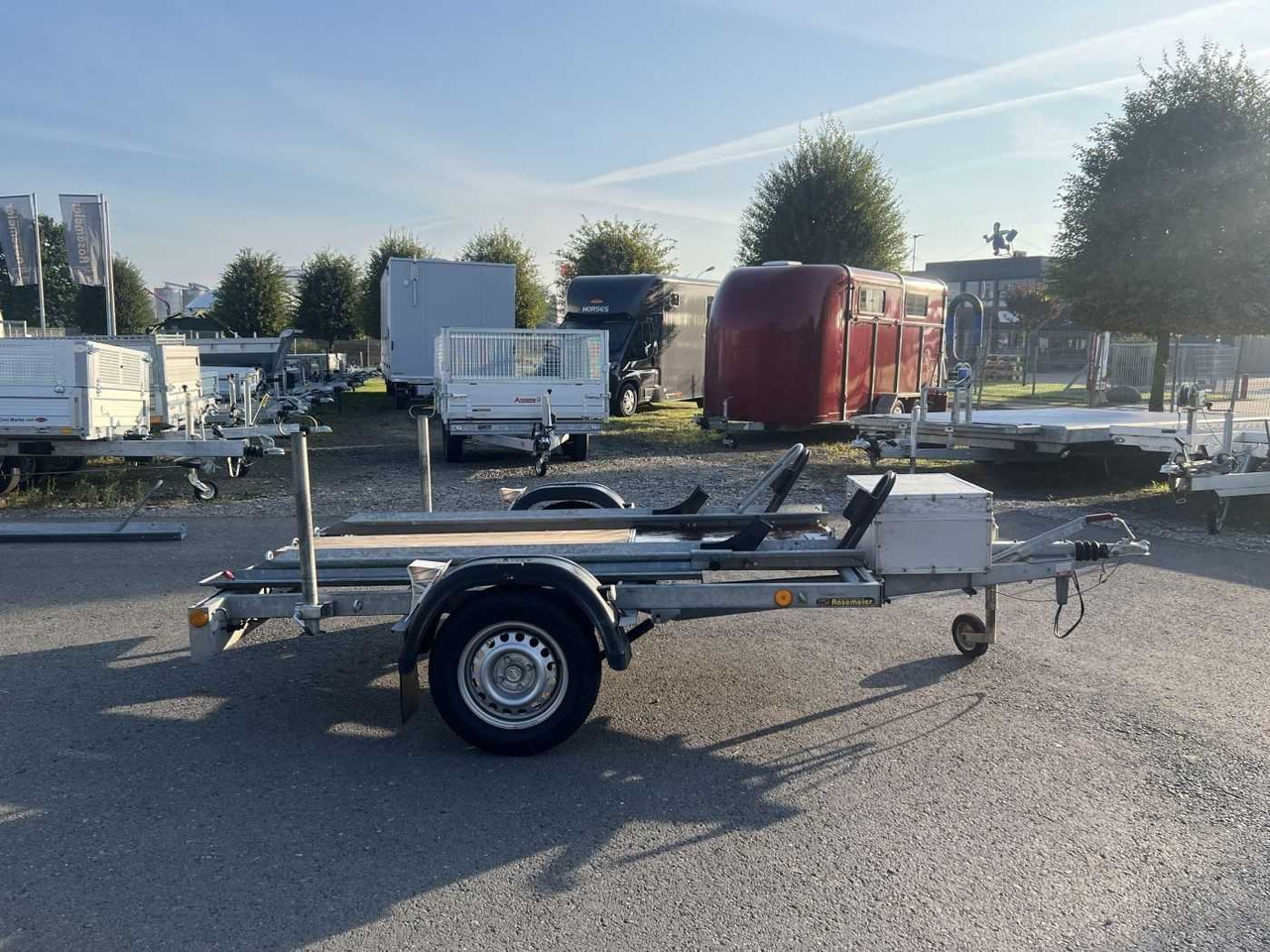 PONGRATZ MA 230/16G Motorradanhänger - Auto piekabe: foto 1 PONGRATZ MA 230/16G Motorradanhänger - Auto piekabe: foto 1