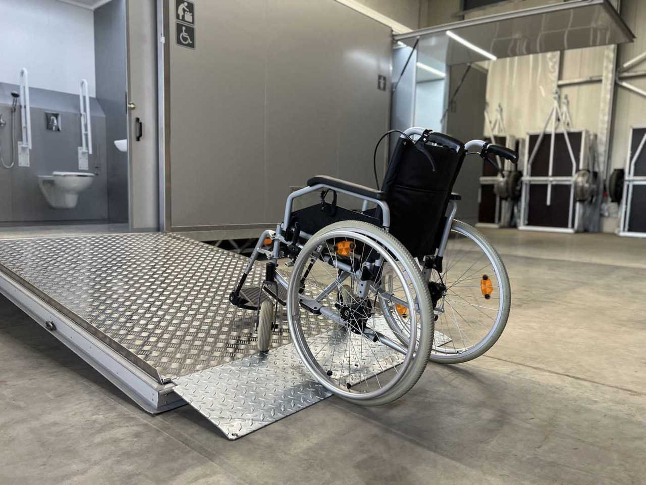 Jaunā Piekabe ROSEMEIER VE WC F 3574 SP Behinderten WC Toilettenanhänger: foto 8