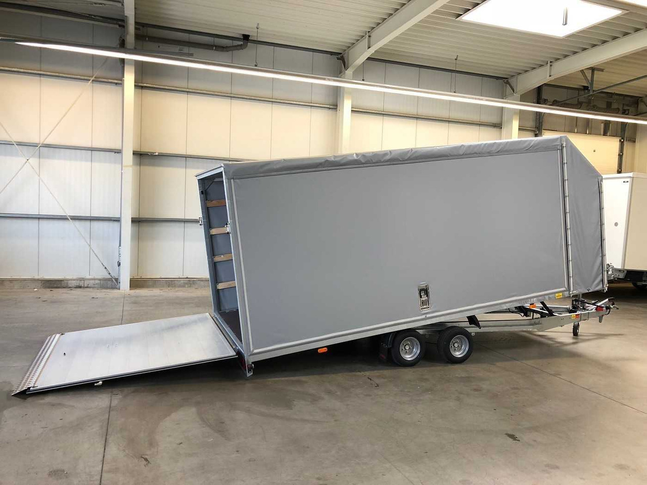 ROSEMEIER VE Jumbo 27.5 Race-Plane Autotransporter geschlosse Autotransporter geschlossen - Piekabe autovedējs: foto 1 ROSEMEIER VE Jumbo 27.5 Race-Plane Autotransporter geschlosse Autotransporter geschlossen - Piekabe autovedējs: foto 1