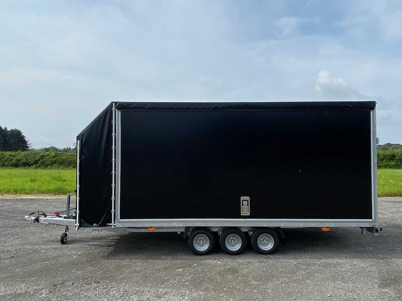 ROSEMEIER VE Jumbo 35.5 Tridem-Planenaufbau Autotransporter - Piekabe autovedējs: foto 5 ROSEMEIER VE Jumbo 35.5 Tridem-Planenaufbau Autotransporter - Piekabe autovedējs: foto 5
