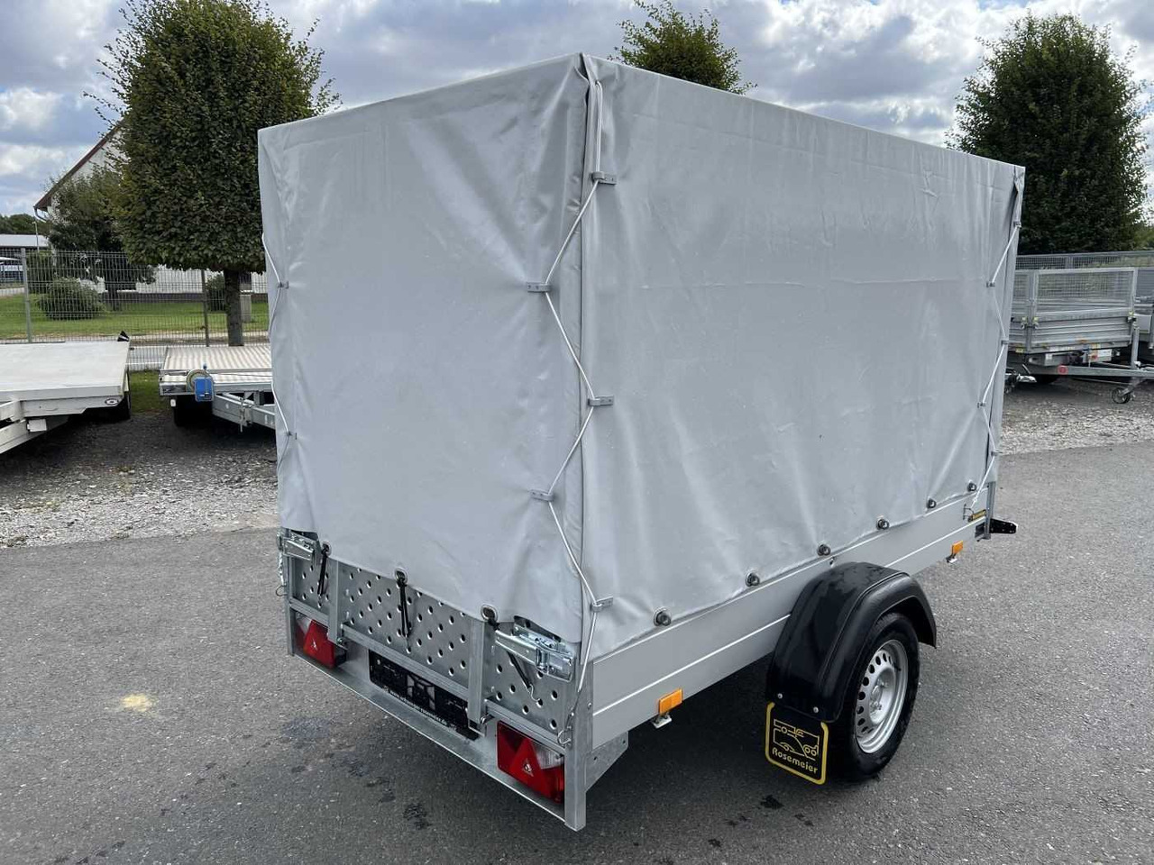 SARIS McAlu Pro DV75 mit Plane Kastenanhänger ungebrem - Auto piekabe: foto 3 SARIS McAlu Pro DV75 mit Plane Kastenanhänger ungebrem - Auto piekabe: foto 3
