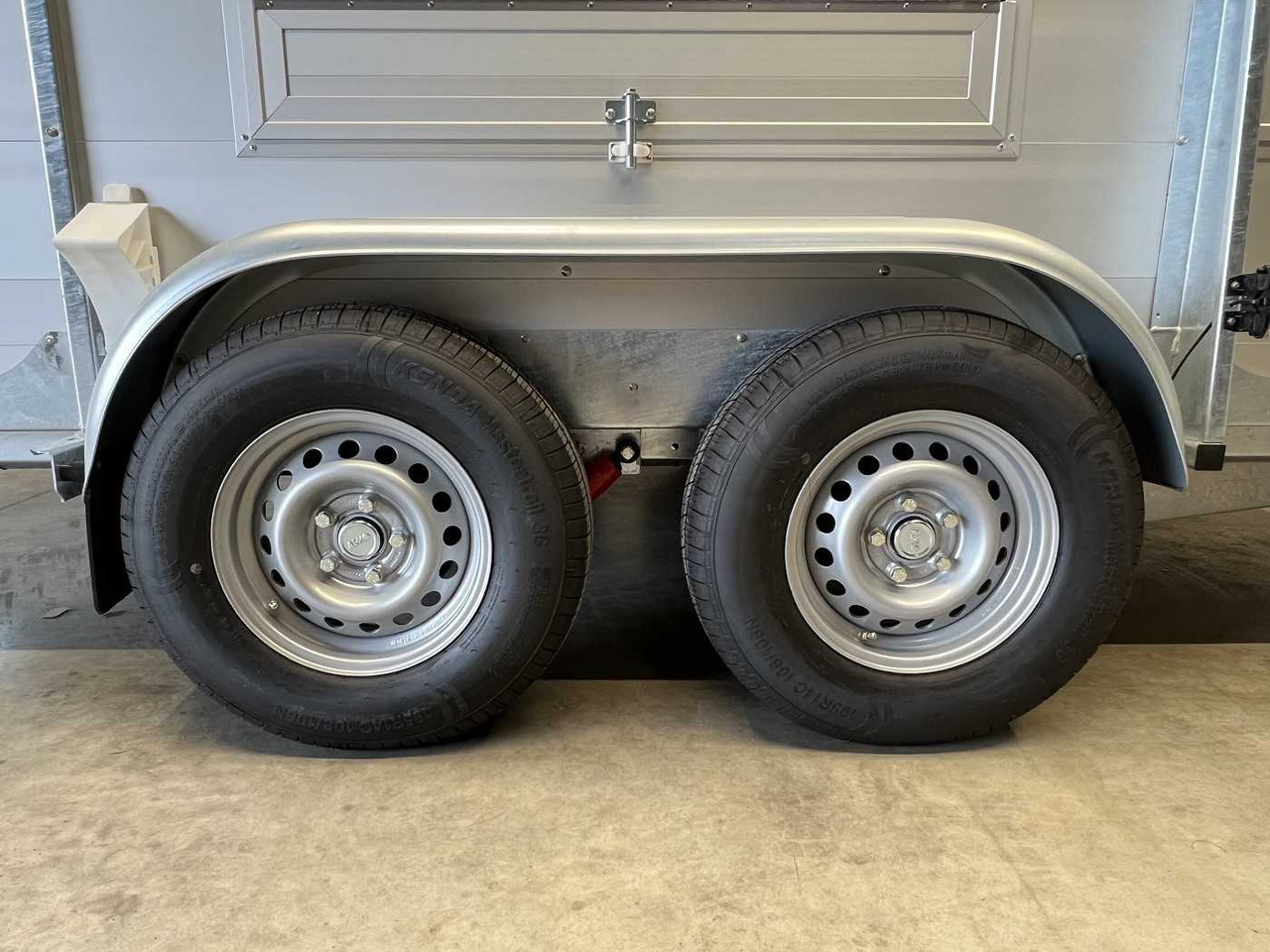 SIGG 35 V 40 - T8 - A15 Viehanhänger - Piekabe dzīvnieku pārvadāšanai: foto 4 SIGG 35 V 40 - T8 - A15 Viehanhänger - Piekabe dzīvnieku pārvadāšanai: foto 4