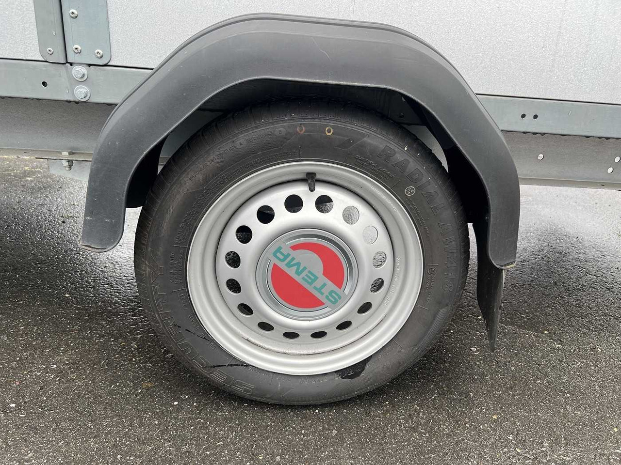 STEMA Rex 30 Plane Kastenanhänger ungebremst - Auto piekabe: foto 4 STEMA Rex 30 Plane Kastenanhänger ungebremst - Auto piekabe: foto 4