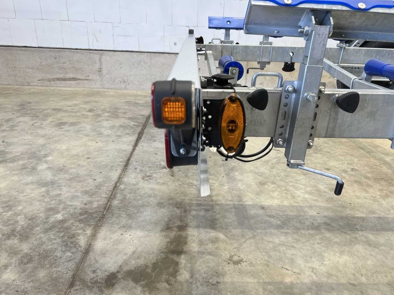 TPV BA2700-L 100 Bootsanhänger - Laivu piekabe: foto 5 TPV BA2700-L 100 Bootsanhänger - Laivu piekabe: foto 5