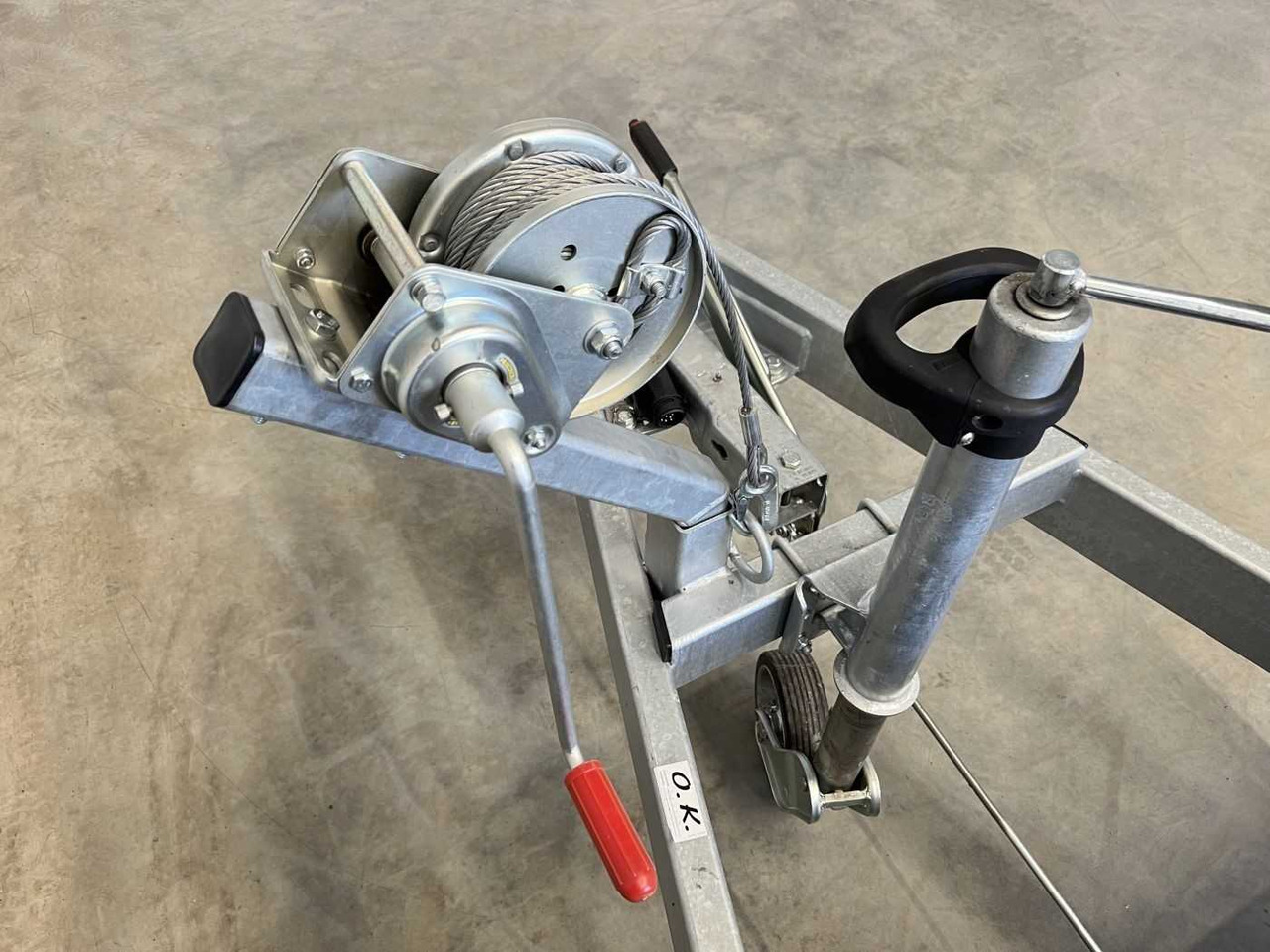 Jaunā Celtniecības tehnikas piekabe UNSINN UF 3617-13 Maschinentransporter: foto 19 Jaunā Celtniecības tehnikas piekabe UNSINN UF 3617-13 Maschinentransporter: foto 19